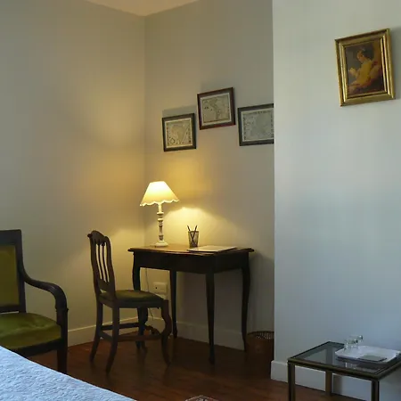 La Maison De 3* سوموور