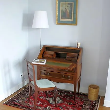 לינה וארוחת בוקר La Maison De
