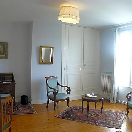 לינה וארוחת בוקר La Maison De 3*