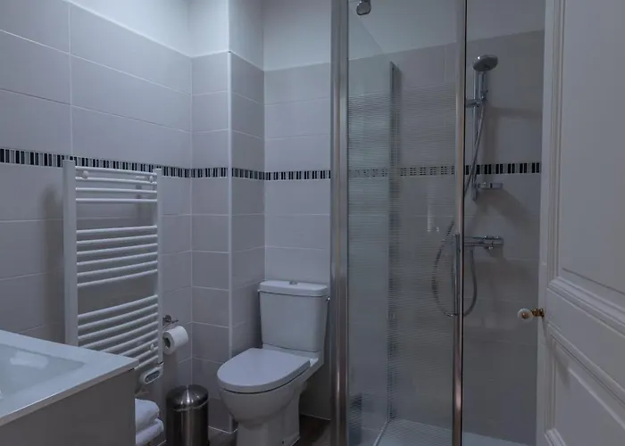 La Maison De فندق مبيت وإفطار